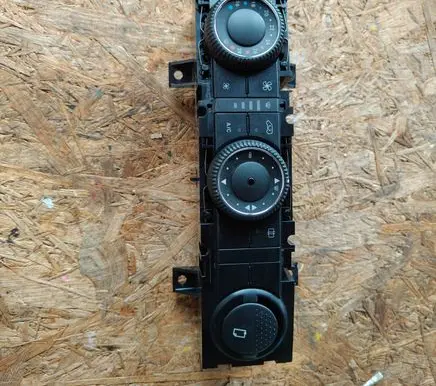 Mercedes-Benz Sprinter W906 Climate control unit A9069063000 5HB00901252 C9943008
