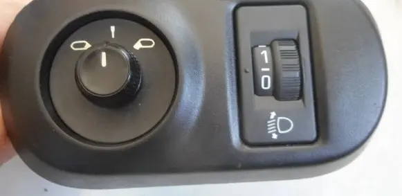 Citroen C4 Cactus Wing mirror switch 96673722ZD 20140606