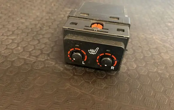 Lexus RX 330 - 350 - 400H Seat heating switch 453421