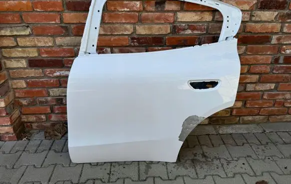 Maserati Grecale Rear door