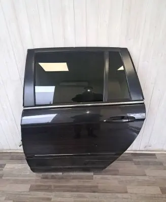 Chrysler Pacifica Rear door