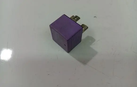 Renault Laguna I Other relay 03525