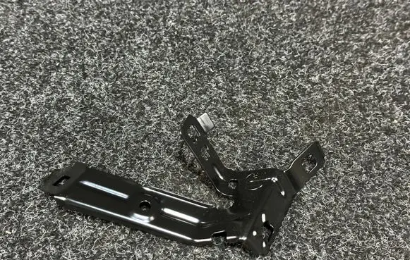 BMW 1 F20 F21 Fender mounting bracket 4135784650 784650