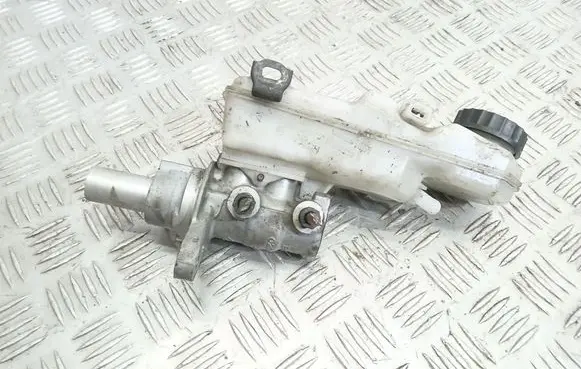 Toyota Avensis T270 Master brake cylinder