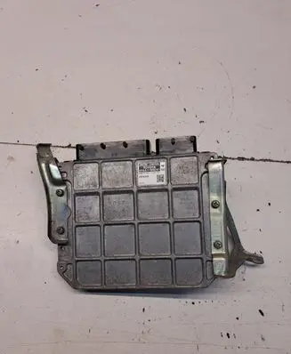 Toyota Avensis T270 Engine control unit/module 8966105E41