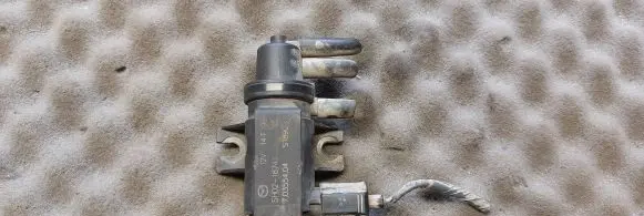 Mazda 3 III Turbo solenoid valve SH0218741 70355404