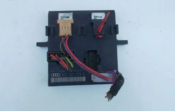 Audi A4 S4 B6 8E 8H Comfort/convenience module 8E0907279B