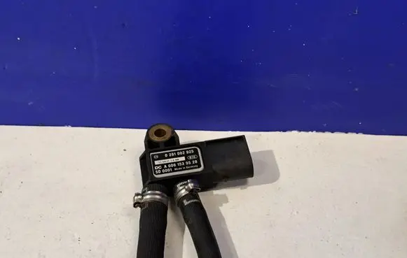Mercedes-Benz C W204 Exhaust gas pressure sensor 0281002925 A0061539528