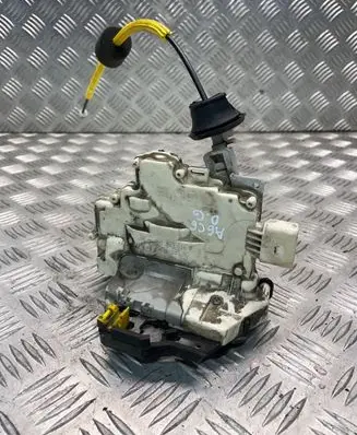 Audi A6 S6 C6 4F Rear door lock 4F0839016A