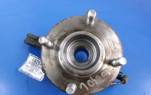 Nissan Almera Tino Front wheel hub spindle knuckle