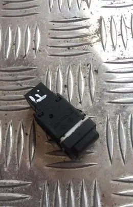 Skoda Fabia Mk2 (5J) Windscreen/window heater switch 5j0959621