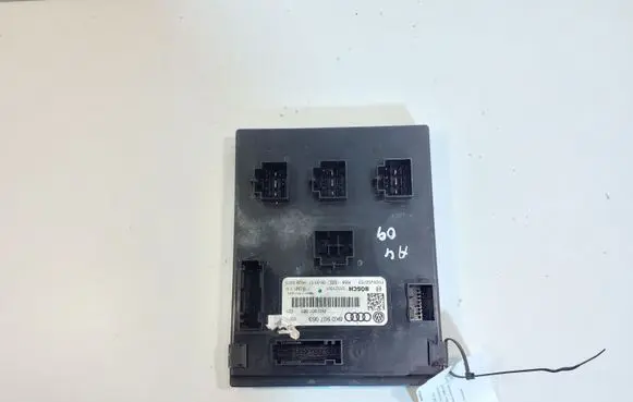 Audi A4 S4 B8 8K Comfort/convenience module 8K0907063 F005V00753