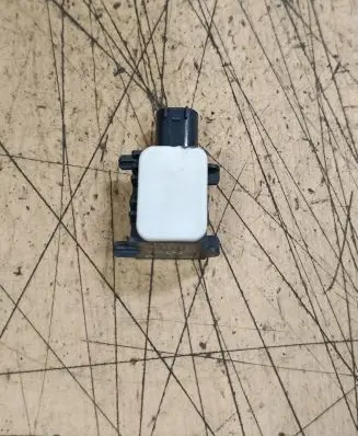 Mercedes-Benz ML W164 Airbag deployment crash/impact sensor 0038202826