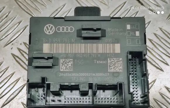 Audi A4 S4 B8 8K Door control unit/module 8K0959793M