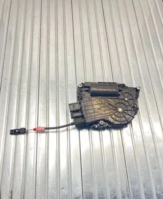 BMW 5 F10 F11 Rear door soft close latching motor 4154310400