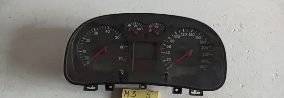 Volkswagen Golf IV Speedometer (instrument cluster) 1212123