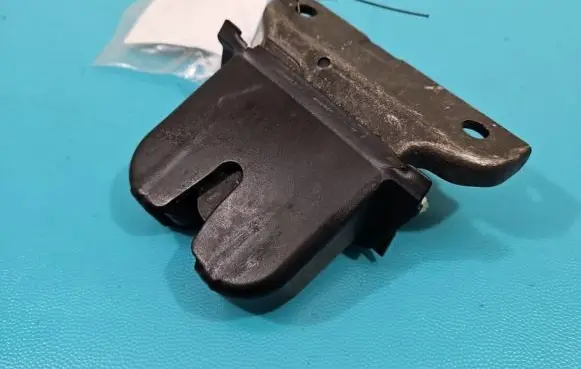 Audi A3 S3 8L Tailgate/trunk/boot lock/catch/latch 8L0827520C IMPRK1375094