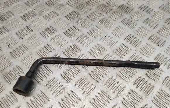 Ford Mustang VI Wheel nut wrench 