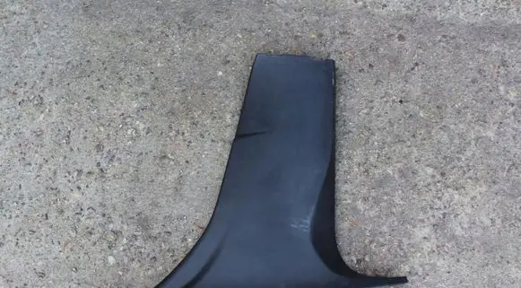 Volvo V40 (B) pillar trim (bottom) 31102352