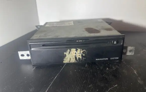 Nissan X-Trail T30 Navigation unit CD/DVD player 25915EQ300 40707184 NCU6130G