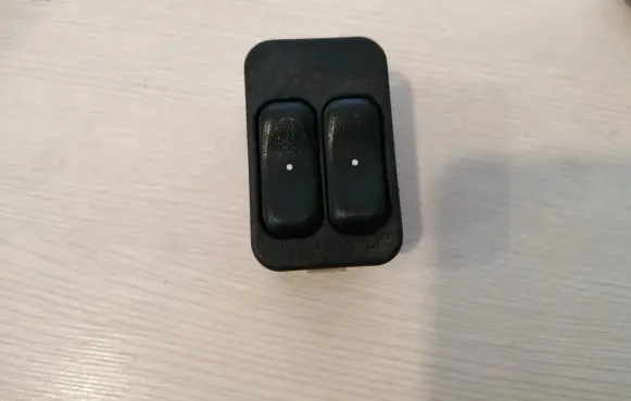 Opel Zafira A Electric window control switch 90561088