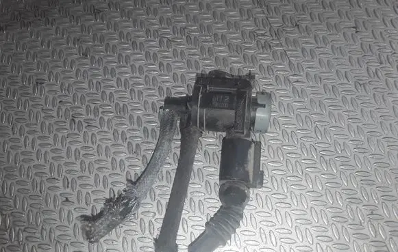 Audi A6 S6 C5 4B Turbo solenoid valve 1J0906283C