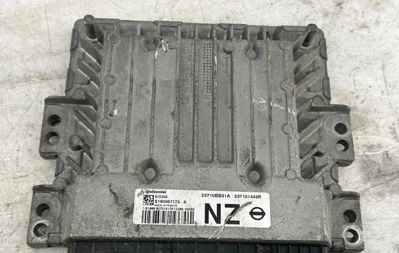 Nissan Qashqai Engine control unit/module 23710BB31A 237101449R S180067173A