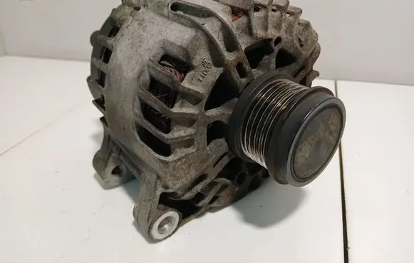Ford Focus Generator/alternator AV6N10300GC