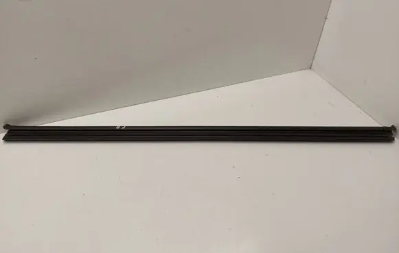 Volkswagen Jetta VI Front door glass trim molding 5C6837479