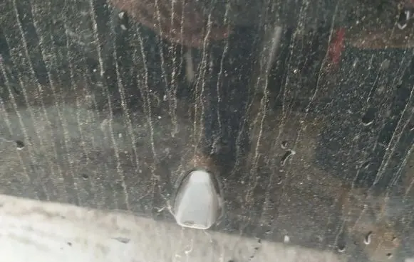 Volvo S60 Windshield washer spray nozzle 