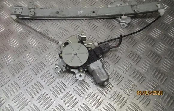 Mitsubishi Lancer Front door window regulator with motor