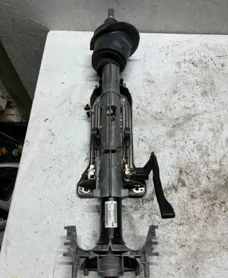 BMW 3 E90 E91 Steering wheel axle 6786891