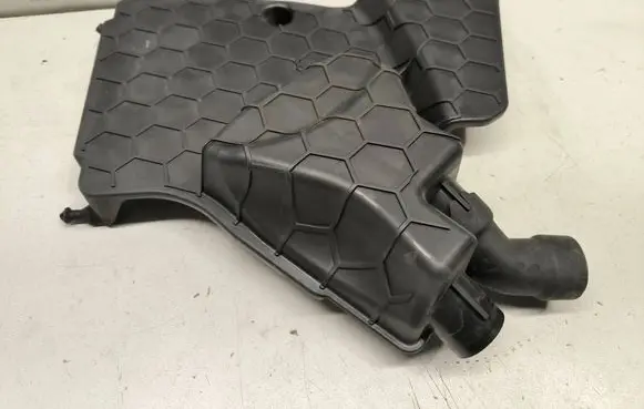 Mercedes-Benz C W205 Intake resonator A6540103102