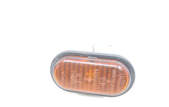 Opel Vivaro Front fender indicator light 7700847333