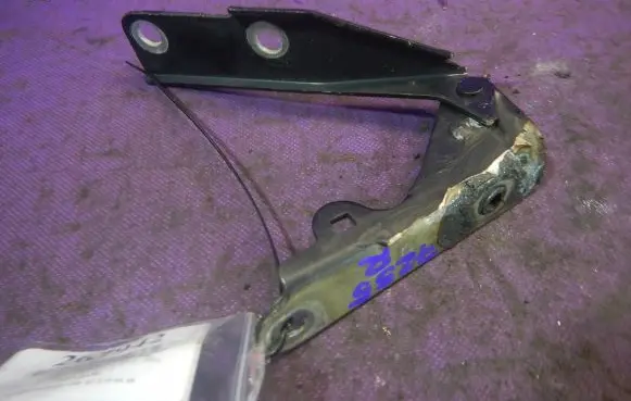 Seat Ibiza III (6L) Engine bonnet/hood hinges 6L0823302A
