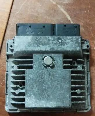 Volkswagen Golf VI Engine control unit/module 03f906070aj