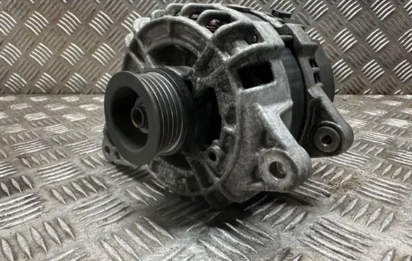 Mercedes-Benz A W176 Generator/alternator A0009063322