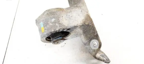 Land Rover Freelander Engine mount bracket