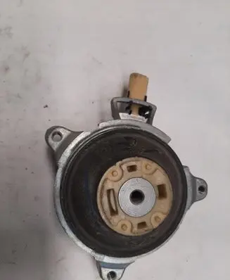 Audi A8 S8 D5 Engine mount vacuum valve 