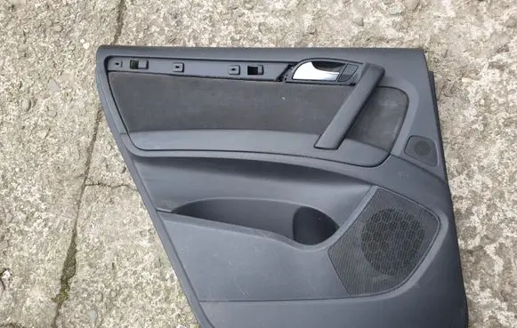 Audi Q7 4L Rear door card panel trim