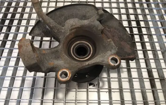 Volkswagen Transporter - Caravelle T4 Front wheel hub spindle knuckle