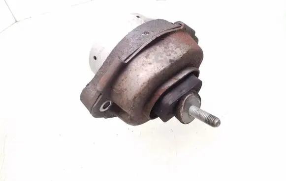 BMW X5 E53 Engine mount bracket 6758444