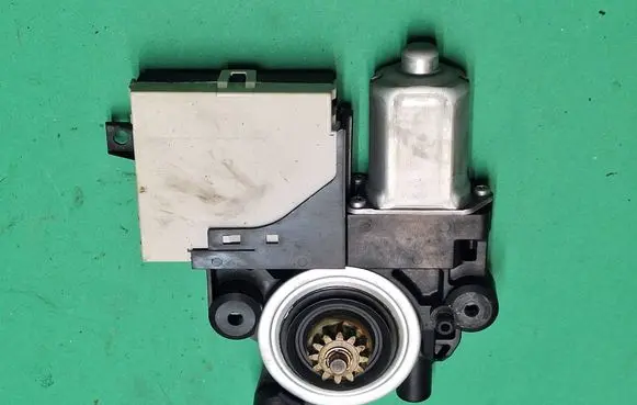 Rear door window regulator motor