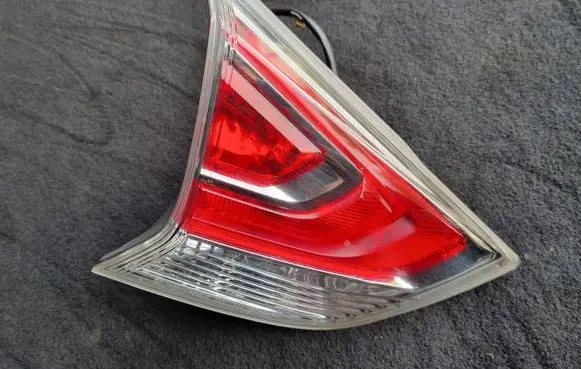 Nissan X-Trail T32 Tailgate rear/tail lights 22617939
