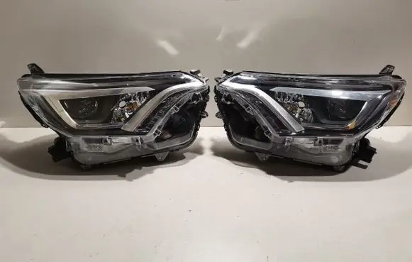 Toyota RAV 4 (XA40) Headlight/headlamp