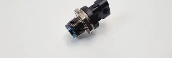 Opel Zafira B Fuel pressure sensor 0281002903 07041928587