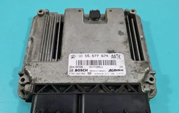 Opel Insignia A Engine control unit/module ECU 55577674 IMPRK1416648
