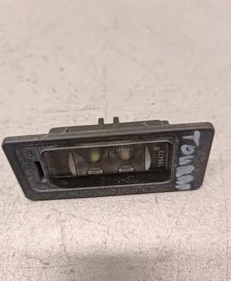 Volkswagen Touran II Number plate light 011202 185001