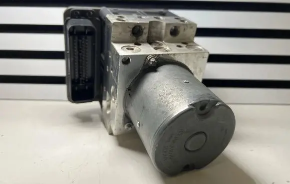 BMW 5 F10 F11 ABS Pump 6852808 6852811