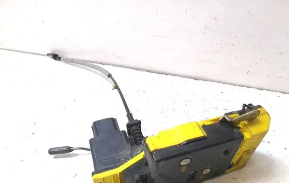 Volvo XC70 Rear door lock 30753825